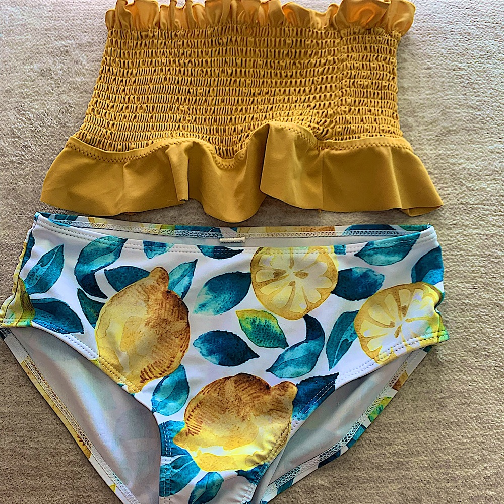 lemon baithing suit